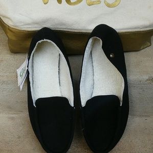 NWT Tilly's gigi black slippers L